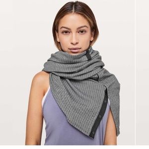 Lululemon Vinyasa Scarf *Rulu Heathered Herringbone Black Heathered White
